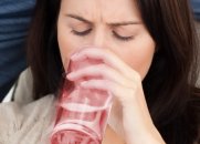 PORQUE AS VEZES NOS SENTIMOS MAL APÓS BEBER ÁGUA NA CASA DE OUTRAS PESSOAS