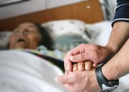 COMO DEVEMOS CUIDAR DE QUEM ESTÁ MUITO PRÓXIMO DA MORTE