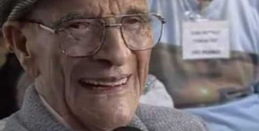 Emocionante - Chico Xavier aos 90 anos é nomeado o Mineiro do Século - Vídeo Histórico