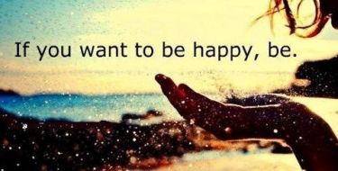 Jamis desista de ser feliz, pois a vida é um espetáculo imperdível.