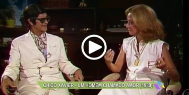 Vídeo Raro - Entrevista de Chico Xavier para Glória Menezes em 1980